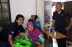 Gotong Royong and Buka Puasa with the Elderly