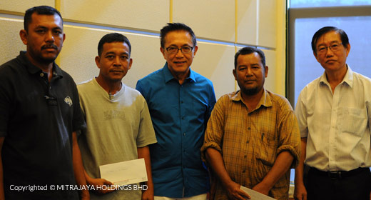 Mitrajaya CSR - Flood relief to Mitrajaya's staff