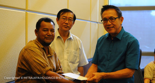 Mitrajaya CSR - Flood relief to Mitrajaya's staff